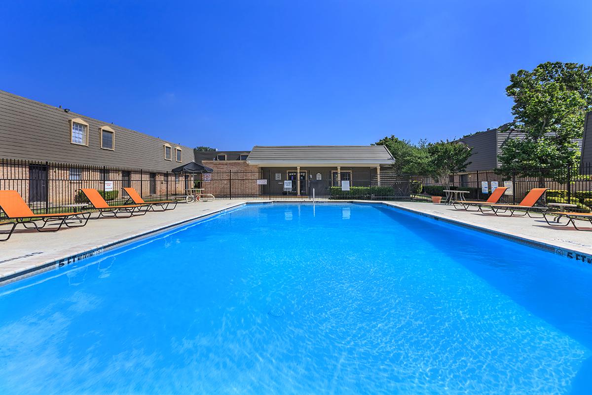 VDSonoma's tweet photo. #VDSONOMA #noappfee #noadminfee stop by and let us assist you in choosing an #apartmenthome https://t.co/X6HW1GlkFb