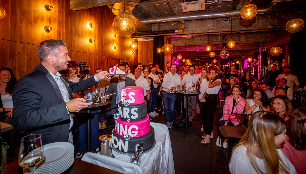 ITONICS's tweet photo. What a fantastic #party, #workshop, thrilling #conversations & emotional moments! 🎉🥳💗 Thanks everybody for joining the #ITONICS 10 Years Celebration. A big thank you goes to the @DesignOfficesDE for the stunning location & excellent service! #innovateordie #10years #innovation https://t.co/reHJqxmvme