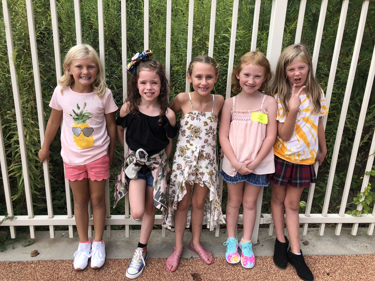leeannestahl's tweet photo. The gangs all here!! I missed these smiling faces so much over the summer!! Itβs going to be a great year!!#backtoschool #FirstDayOfSchool2019 #LittleLopes https://t.co/1kfItEkgyz