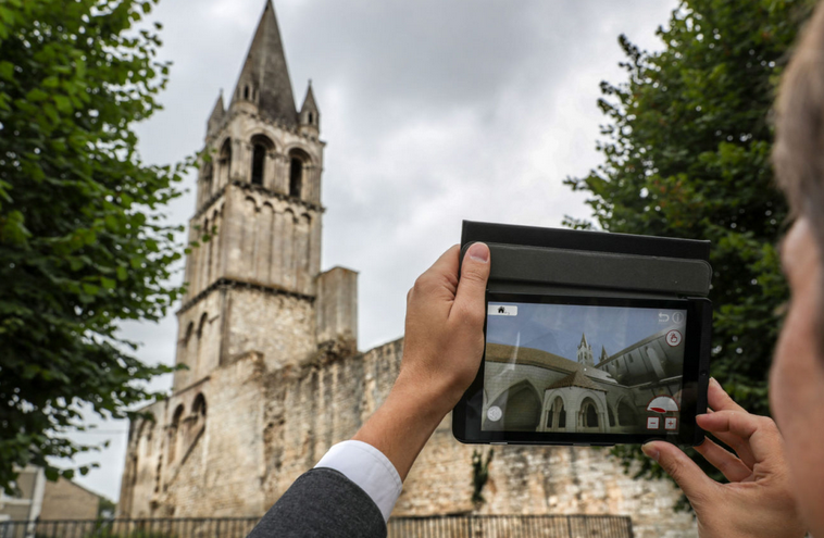 cultunum's tweet photo. La #RéalitéVirtuelle fait revivre l’#abbaye de #Déols #VR #SeriousFrames #histoire #technologies #digital #3D https://t.co/KyXMc5LgXo https://t.co/DPMcv8WYLJ