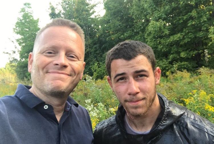 Chaos Walking News on Twitter: "Patrick ness and Nick Jonas on the # ChaosWalking set.… "