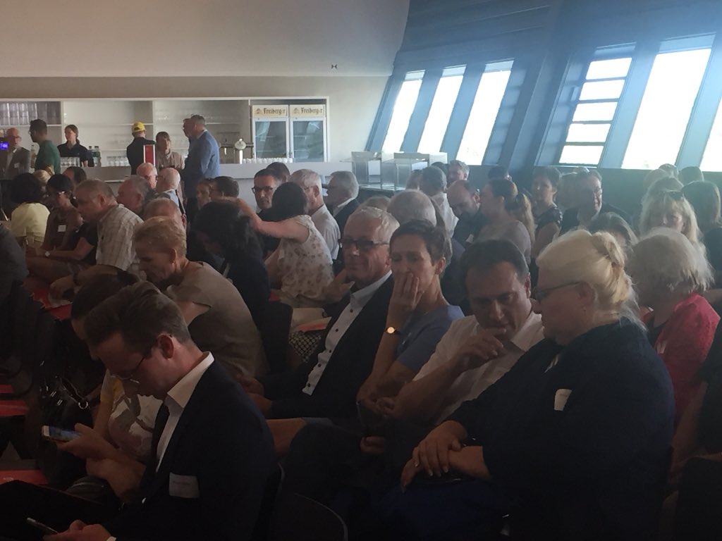 BVMW-Wahlarena in der Dresdner BallsportArena mit Kandidaten zur #SächsischenLandtagswahl (v.l.): #JoachimKeiler (AfD), #GerhardLiebscher (Die Grünen) #CathleenMartin (Freie Wähler), #RicoGebhardt  (DIE LINKE), #HolgerZastrow (FDP), #GunterThiele (CDU), #SabineFriedel (SPD)