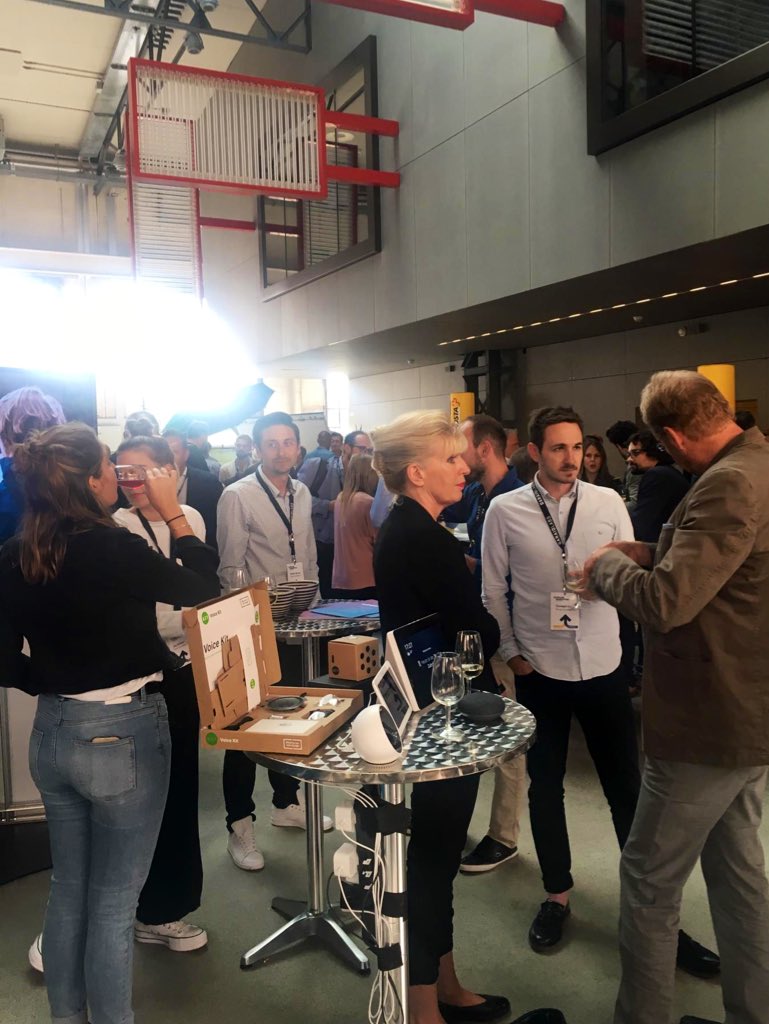 Fertig Brainfood, Zeit für Apéro und Plaudereien! 🥂

Schön, wart ihr alle da. Und bis nächstes Jahr - wenn es zum 8. Mal heisst #OMKbern. 🤓