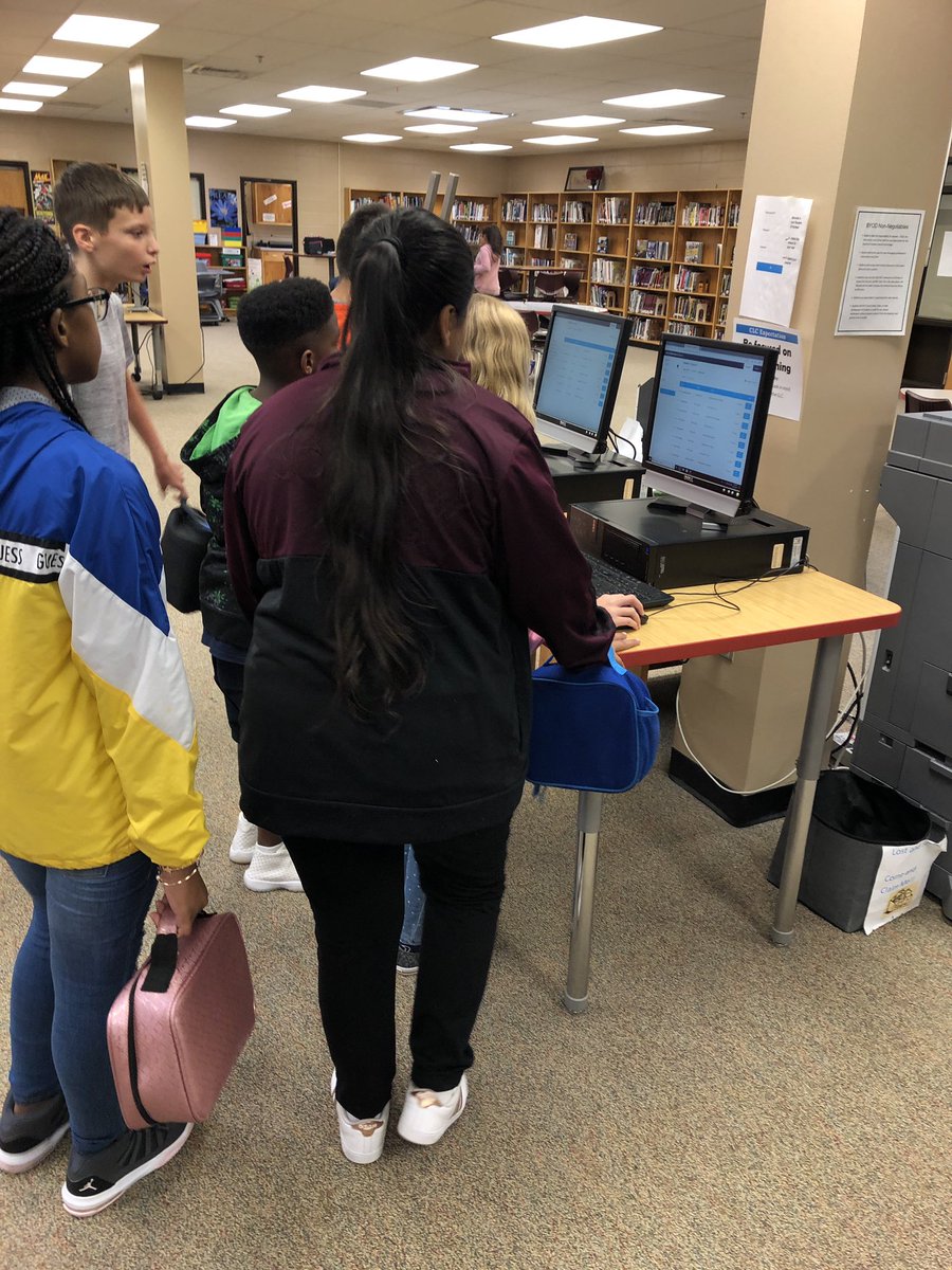 AwtreyCLC's tweet photo. A line in the CLC to sign in to checkout books during lunch...yeah we love our 6th graders!! @AwtreyVikings #AwtreyReads https://t.co/lIMxDFsufV