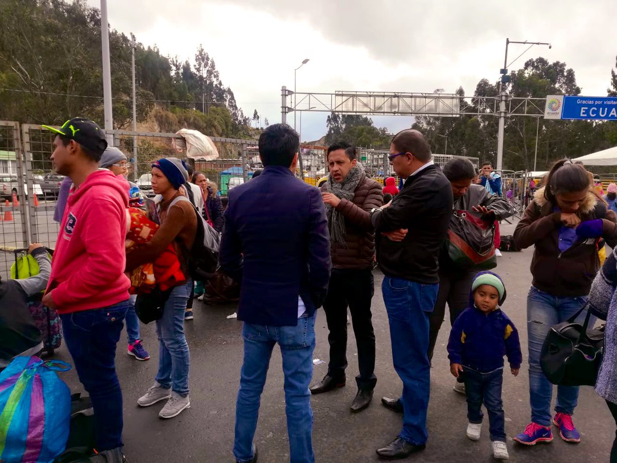 #MiesEnLaFrontera | En Rumichaca autoridades de Migración y #MiesEnCarchi recorrieron servicios para población migrante. Plan de contingencia.

<a href="/berecordero/">Berenice Cordero</a> <a href="/PaulGranda/">Paúl Granda 🇪🇨</a> @PlanTodaUnaVida