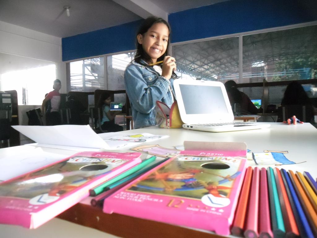 Maridyt25's tweet photo. #22Agos Con una sonrisa nuestros niñ@s se divierten desde nuestros centros tecnológicos en el marco del #PlanVacacionalComunitario 
@Fundabit aporta tecnología al servicio educativo
#VenezuelaUnidaYProductiva 
@vane_prieto 
@psuvaristobulo https://t.co/roGMHn7UrF