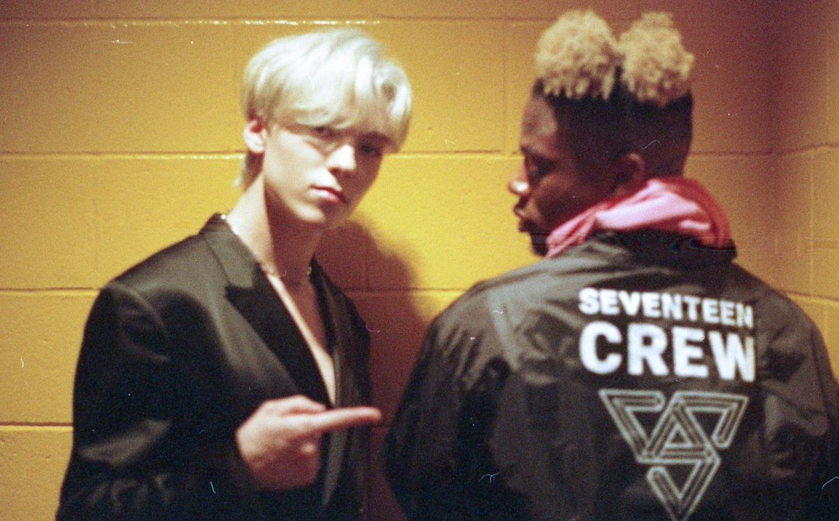 svtflxxng's tweet photo. Vernon and tobi lou #Loopedup
@pledis_17 @tobilou ๐คโจ https://t.co/Er1NRmKDau