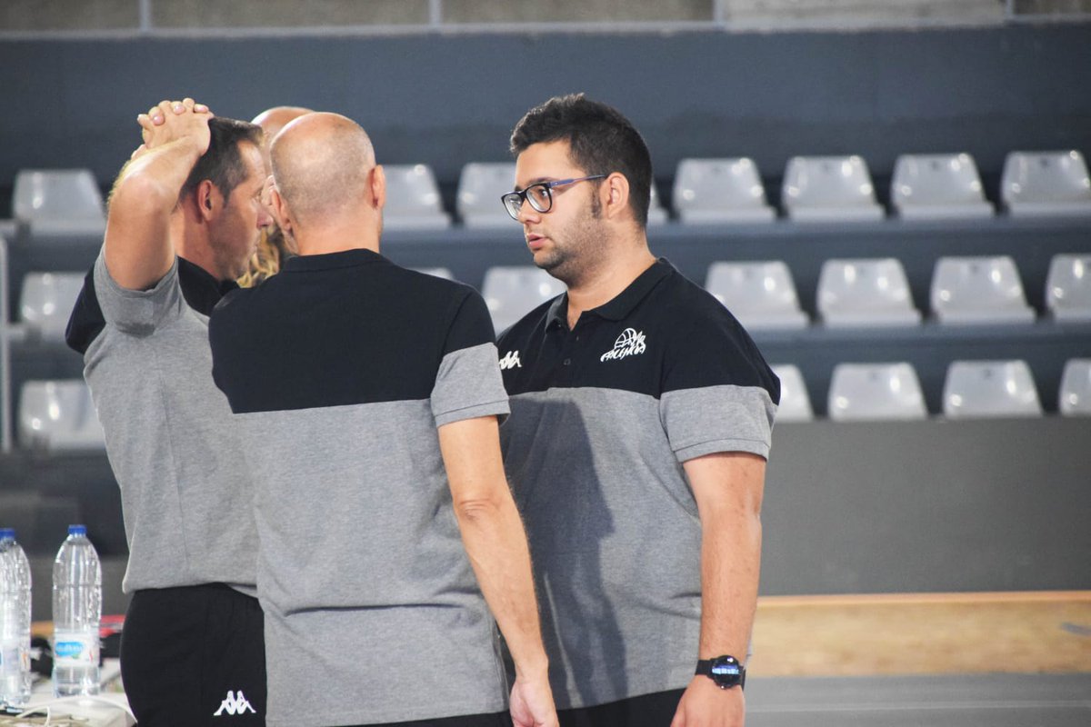 Palencia_Basket's tweet photo. #CanteraMorada | Es un día de orgullo para todos nosotros, @claudiomerino10 formado como jugador y entrenador en las filas del #CDMaristas, desde hoy es parte del cuerpo técnico dirigido por @markovic6, además de seguir su trabajo con los más jóvenes. ENHORABUENA Claudio https://t.co/vEnBVBpFKn