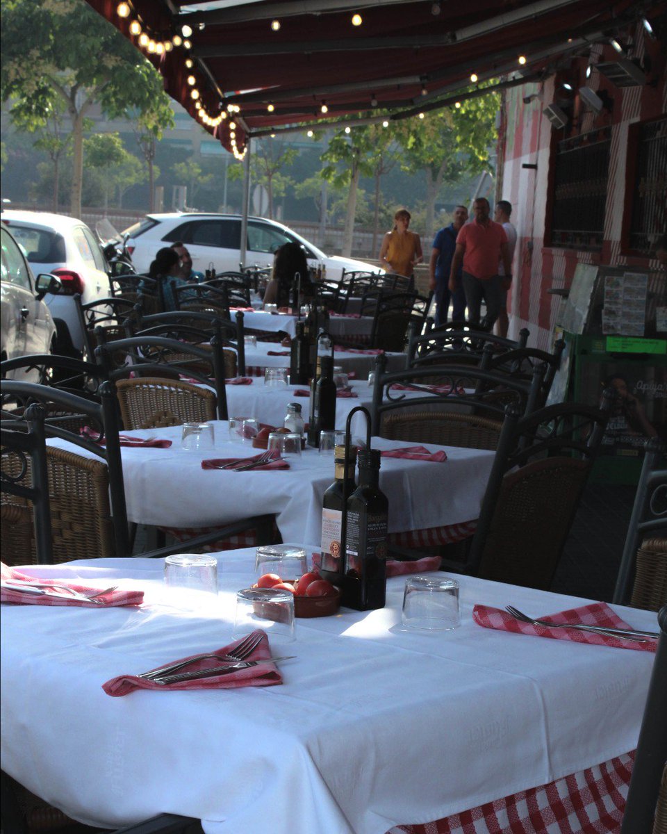 Terracita time🍷💫

Con estos días de calor te mereces cenar en una buena terracita... Aquí ya lo tenemos todo preparado... te estamos esperando!!🍽️
.
.
.
#terracita #Sabadell #Food #Restaurante #Brasa #Night #Holidays