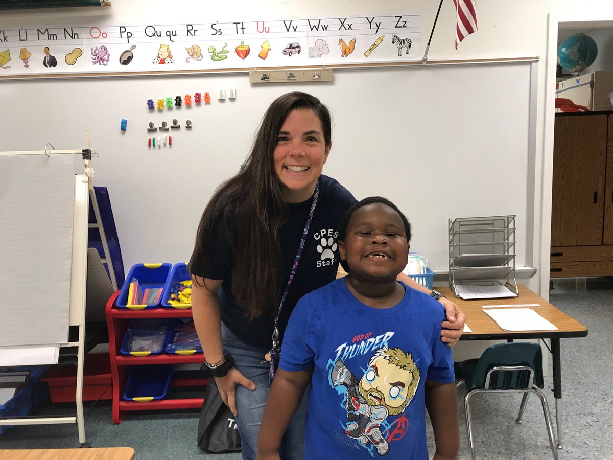 kapendergras's tweet photo. Mrs. Lanier and I made a new friend today.  Welcome back to the new school year! https://t.co/RpqIZhNfaC
