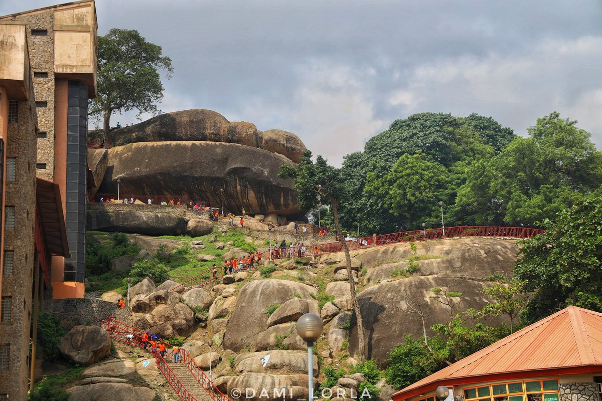 StoriesByDami's tweet photo. I visited the Olumo Rock for the first time with my fellow colleagues @saphotoAcademy and it was absolutely fun as I learnt the history of the rock and the egba people.
#SapaAdventure #SapaChick #SapaRoadTrip #SAPA #SapaTakesOlumoRock
@sholaanimashaun https://t.co/JFnPZaY6WZ