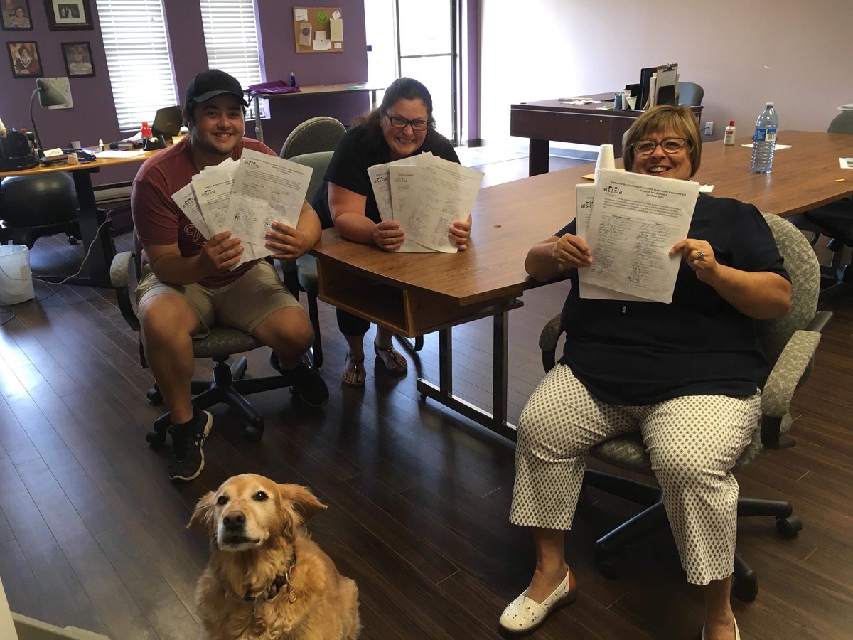 MaryRoyALSCause's tweet photo. This morning, we delivered 1273 signatures on ALS petitions to request government funding for the loan equipment program 🇨🇦 It is amazing what we can achieve with team work. Thank you to each and every person who took the time to help us exceed our goal! https://t.co/2naBJDseFz