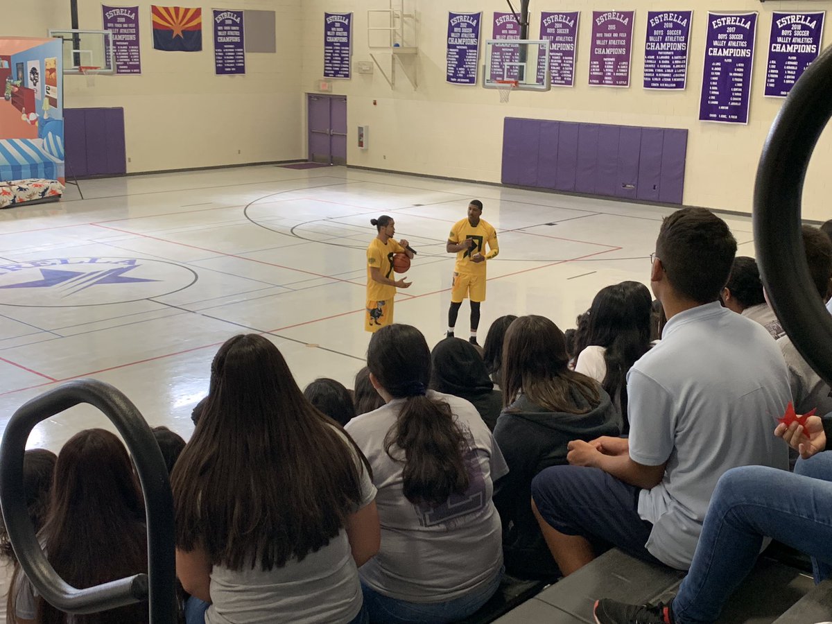 EstrellaCSD's tweet photo. Thank you @KD_DunkInventor and Gary Smith for providing an entertaining and extremely important anti-bullying presentation for all of our students! #csdknowthyimpact https://t.co/xykkv4dG2f