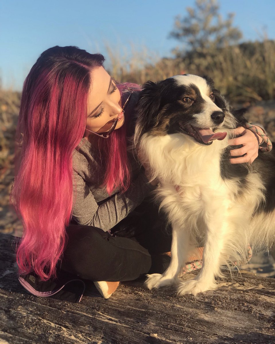 Been planning my first stream back for a while now but the nerves are just unreal! And I’ve got so much to update you all on 😭💕 

What do you do to help with those pre-stream jitters? 😅 

Asha pic for attention 💘