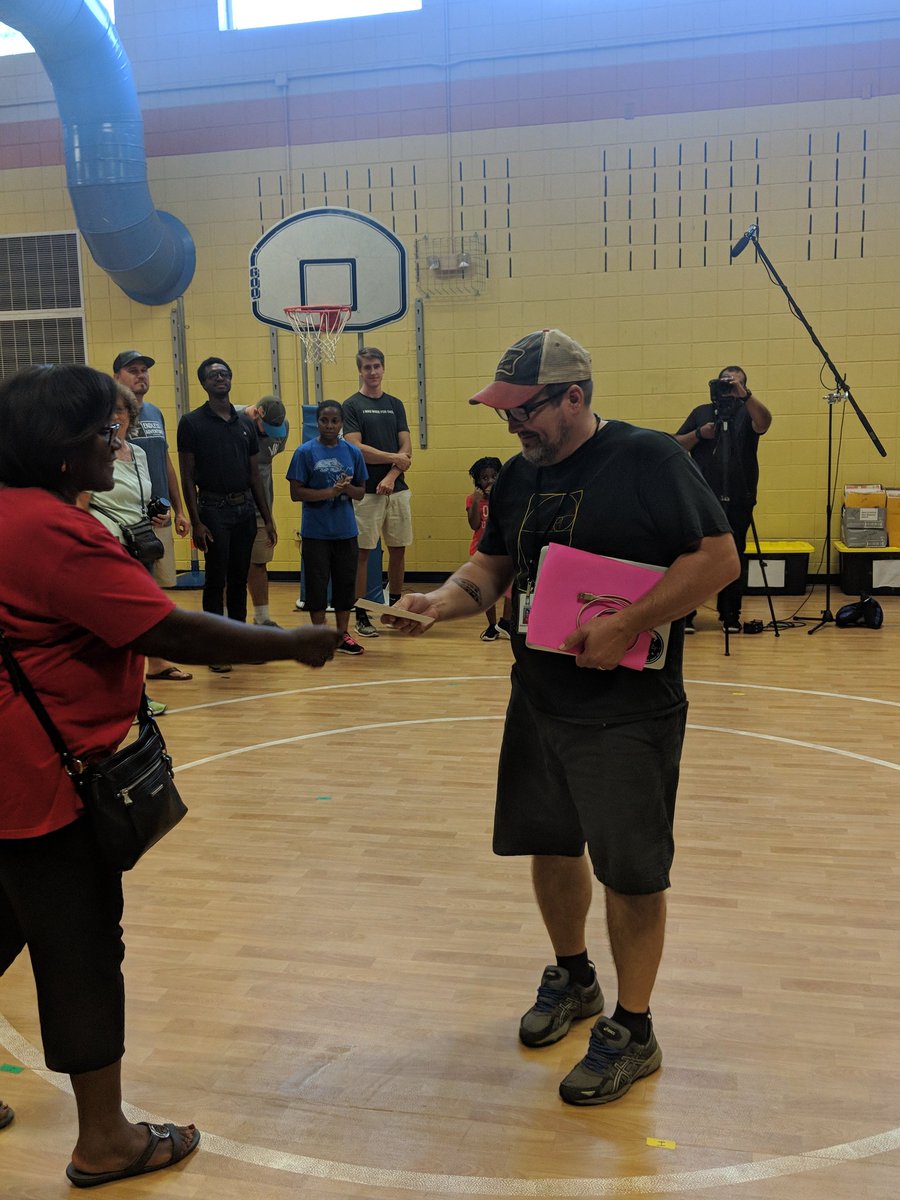 MerrittWenitra's tweet photo. Victory Church recognizing the impact of our Specialists and welcoming our new staff #BuildingBridgesToSuccess #SEARising @smithmagnetes @SEasternArea https://t.co/RyID4jKUuZ