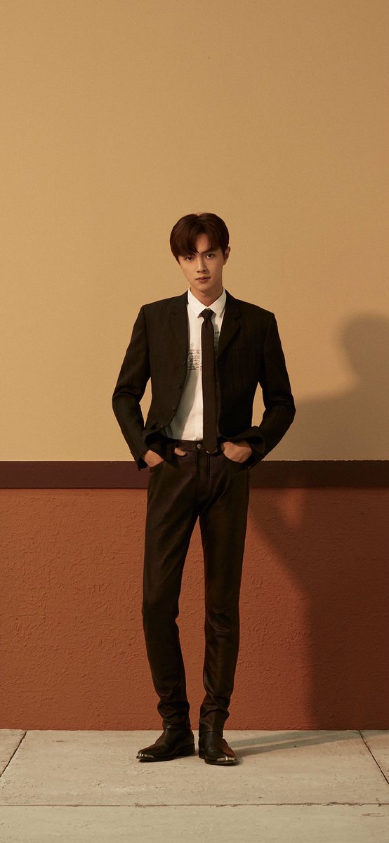 darrenchen_fan's tweet photo. #DarrenChen #KuanHung #GuanHong #官鸿 
装偶像电子杂志 e-magazine photos: Caption: 官鸿 | Getting in Summer

Casual or formal? No problem. Kuan looks great either way 😍💕

Credit: Mason_AI, 装偶像电子杂志 https://t.co/LhEdtKhTDW
