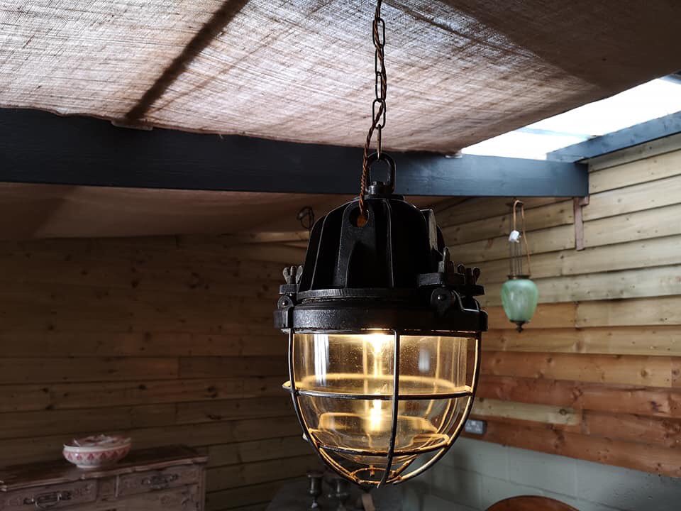 Clara_Bowe's tweet photo. Just arrived a pair of large authentic #French #Vintage cast iron industrial lights all rewired and ready to hang in your home, pub or restaurant. #clarabowe #loveyourvintage https://t.co/Bjo6GkIHiR