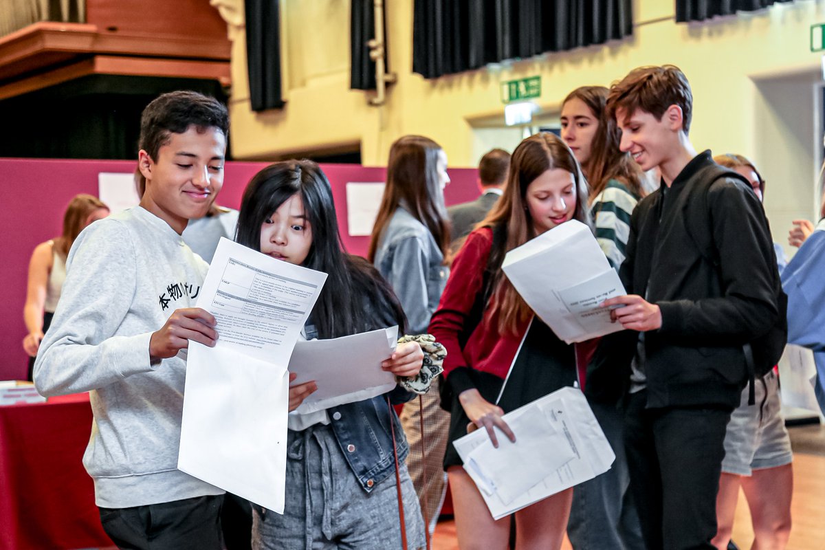 StDunstansColl's tweet photo. We are proud of the determination and hard work shown by our students throughout their exams and look forward to seeing them continue with their diverse academic and co-curricular interests as part of the @StDuns6thForm https://t.co/N8hIpbdeO0

#GCSEResults2019 #OurStDunstans https://t.co/OAFrXoDzP6