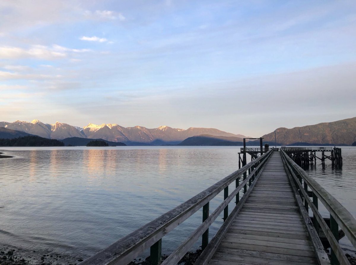 DaveHaboosheh's tweet photo. BEACH HOUSE for sale in Gibsons!

Spectacular ocean &amp; mountain VIEWS.

Lots of space to garden, plus fruit trees in the backyard.

This cozy 2-3 bedroom home has amazing outdoor space with large patios in the front and back.

#SunshineCoast #Gibsons #BC #BeachHouse #Beach #View https://t.co/zfnit3Vhnv