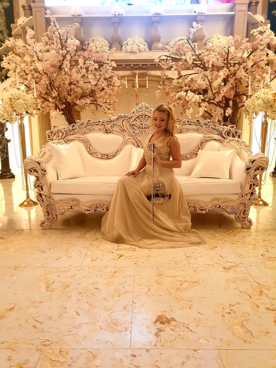 stringinfusion's tweet photo. EXCELLENCY IN GOLD 🎻🎶💕
Another stunning wedding at the most instagrammable wedding venue in the Midlands #excellencymidlands #nofilter #weddings #asianwedding #electricduo #ledviolin #duo #musiciansofinstagram #entertainment #strings #violin #weddingsuppliers #eventprofs https://t.co/eFSYQYHcGU