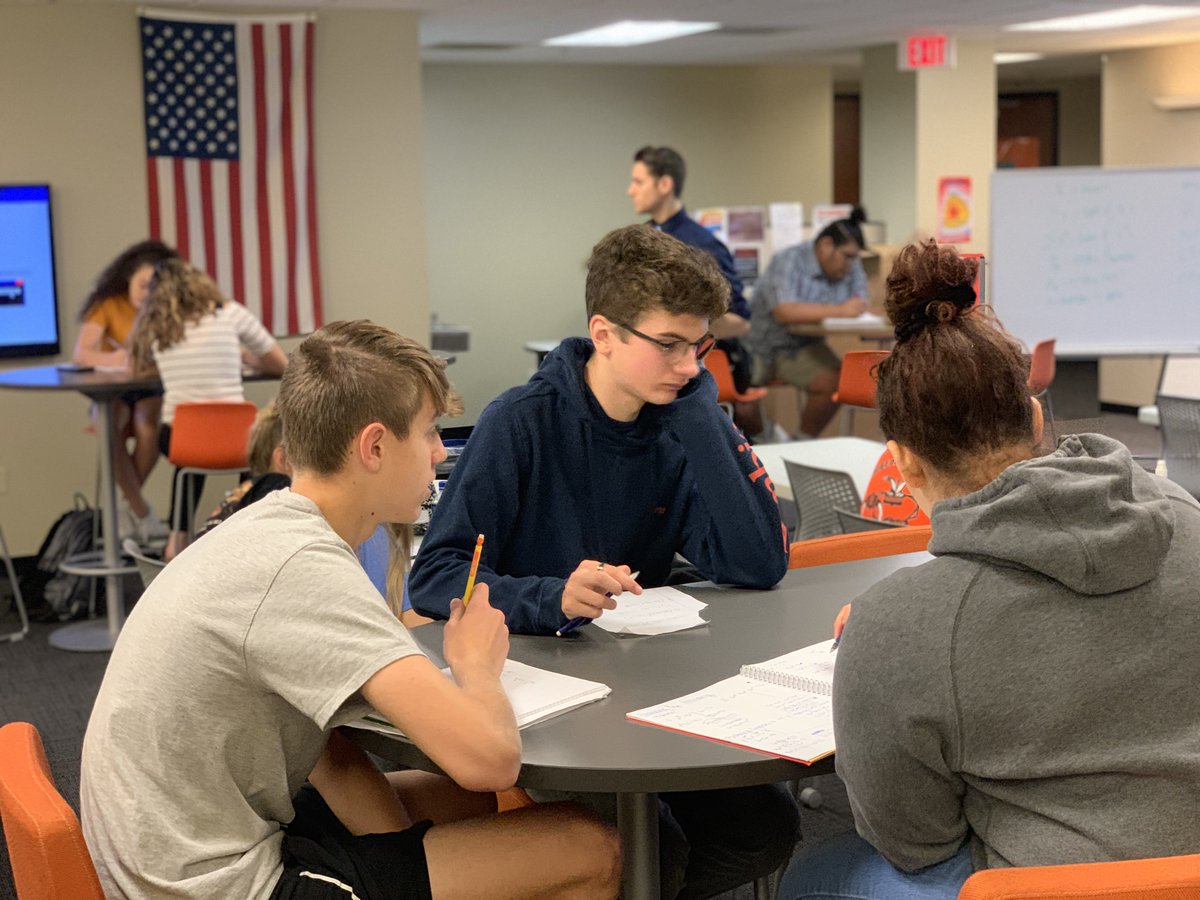 ParkHillLEAD's tweet photo. Mr. Abundis pulled his students together today for some skill-building in College Algebra. #problemsolvinginprogress #LEADlearns #thinkthinkthink https://t.co/VEF2q6yEg9
