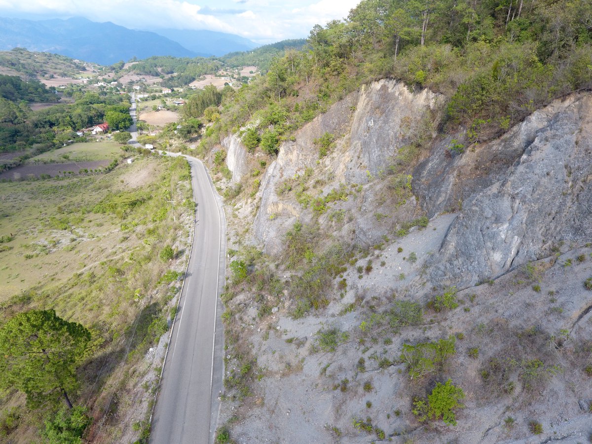Mejoramiento Carretera RD-QUI-21 TRAMO I: CHICAMAN – EL SOCH – SECA.