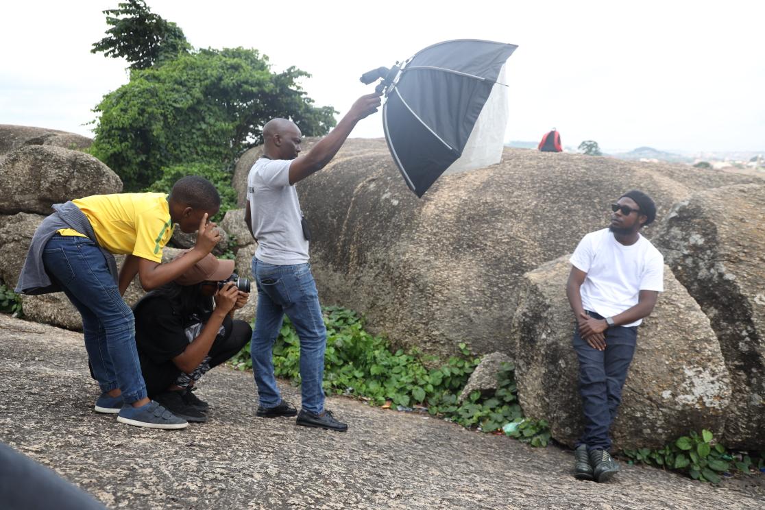 saphotoAcademy's tweet photo. Life is meant for spectacular adventures and not a package tour.
We took our students out to Olumo Rock on a road trip in order to explore and learn new things.
Want to shorten your learning curve? Join us now:๐๐
https://t.co/ip81v31QIe
#SAPA #SapaAdventure #SapaRoadTrip https://t.co/eCmpWWmVHO