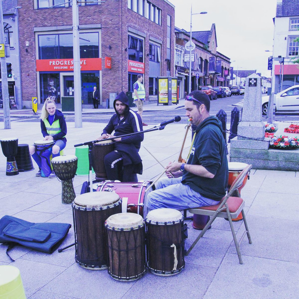 xpression_pdown's tweet photo. It was great to have joe form the Gathering Drum with us this afternoon in Portadown Town Center. https://t.co/lXFXcMNfjb