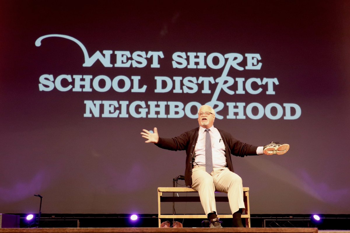 WestShoreSD's tweet photo. WELCOME BACK STAFF! Today was our annual Opening Day and this year the day centered around the theme of community. It was a truly great day in the neighborhood! Be sure to check our Facebook page for more photos. #WestShoreProud https://t.co/KnSEHXJyS0