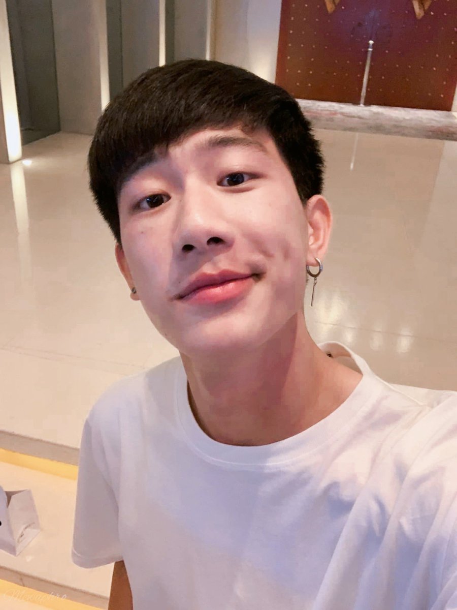 My_happinesssss's tweet photo. กึ๊ดเติงเจ้าลูกชาย 😉 @beesathainpong 
#beesathianpong #ConversationThailand https://t.co/DFcutwpoBV