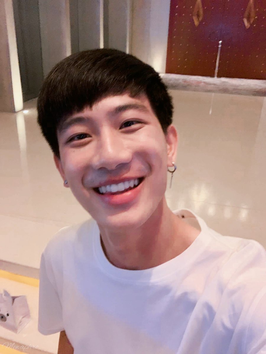 My_happinesssss's tweet photo. กึ๊ดเติงเจ้าลูกชาย 😉 @beesathainpong 
#beesathianpong #ConversationThailand https://t.co/DFcutwpoBV