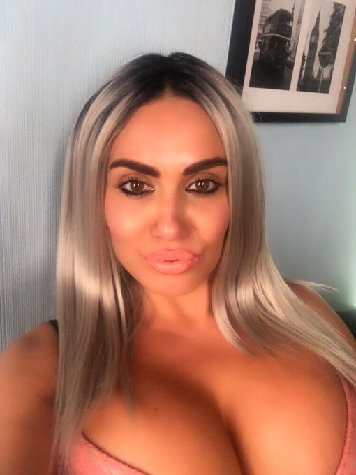 I&rsquo;m live right now on babestation pin 828 give me a call  💋💋💋 https://t.co/pQ1ChSaT01<a href="/tag/gameofthrones"class="tags"><span>#gameofthrones</span></a>