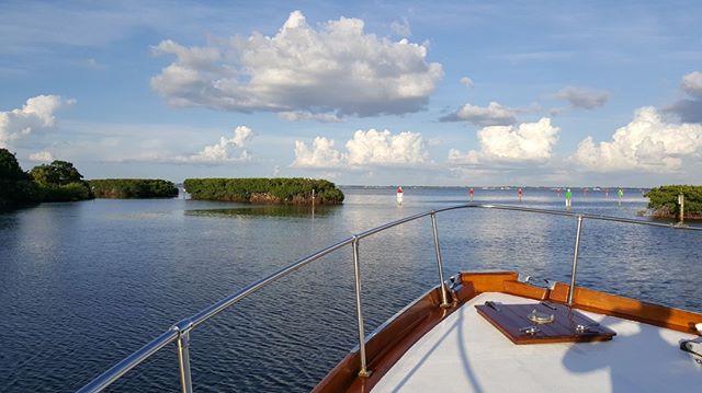 LBKCR's tweet photo. See you on the water!⠀
.⠀
.⠀
.⠀
#marina #yachtclub #yacht #boat #boating #boatlife #florida #sarasota #longboatkey #yachting #swfl #lbkc https://t.co/sJgoEF4y5k