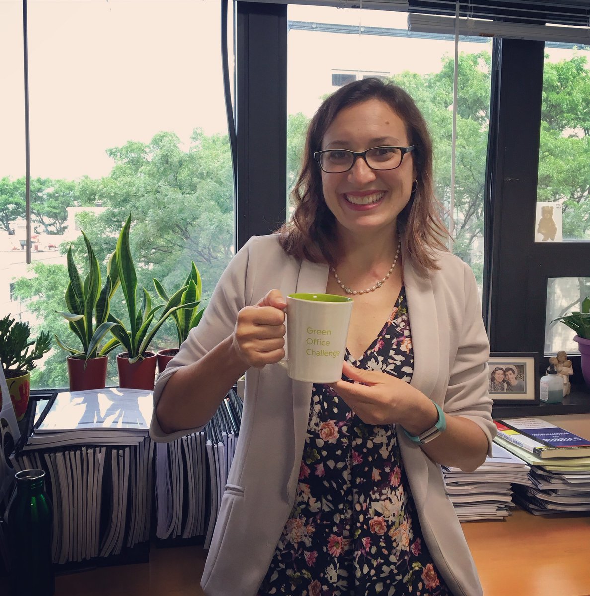 NUGreenOffice's tweet photo. Today we visited Katy Schulte Grahame, Associate Teaching Professor of College of Engineering. She received Gold rating for our Green Office Challenge Program 💚👏🏼Thank you for all you’ve done to contribute to making Northeastern a greener campus!🌱🌱 https://t.co/aj4awmkRte