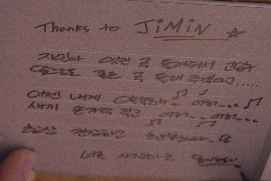 barbiefobia's tweet photo. hoseok wrote “thanks to jimin, thank you for a wonderful song. promise me you will be healthy and happy always. love, j-hope” in the album he made for jimin next to a “2012515 - Forever” captioned polaroid. i’ve never been so devastated before https://t.co/1MIKXjJ5kO