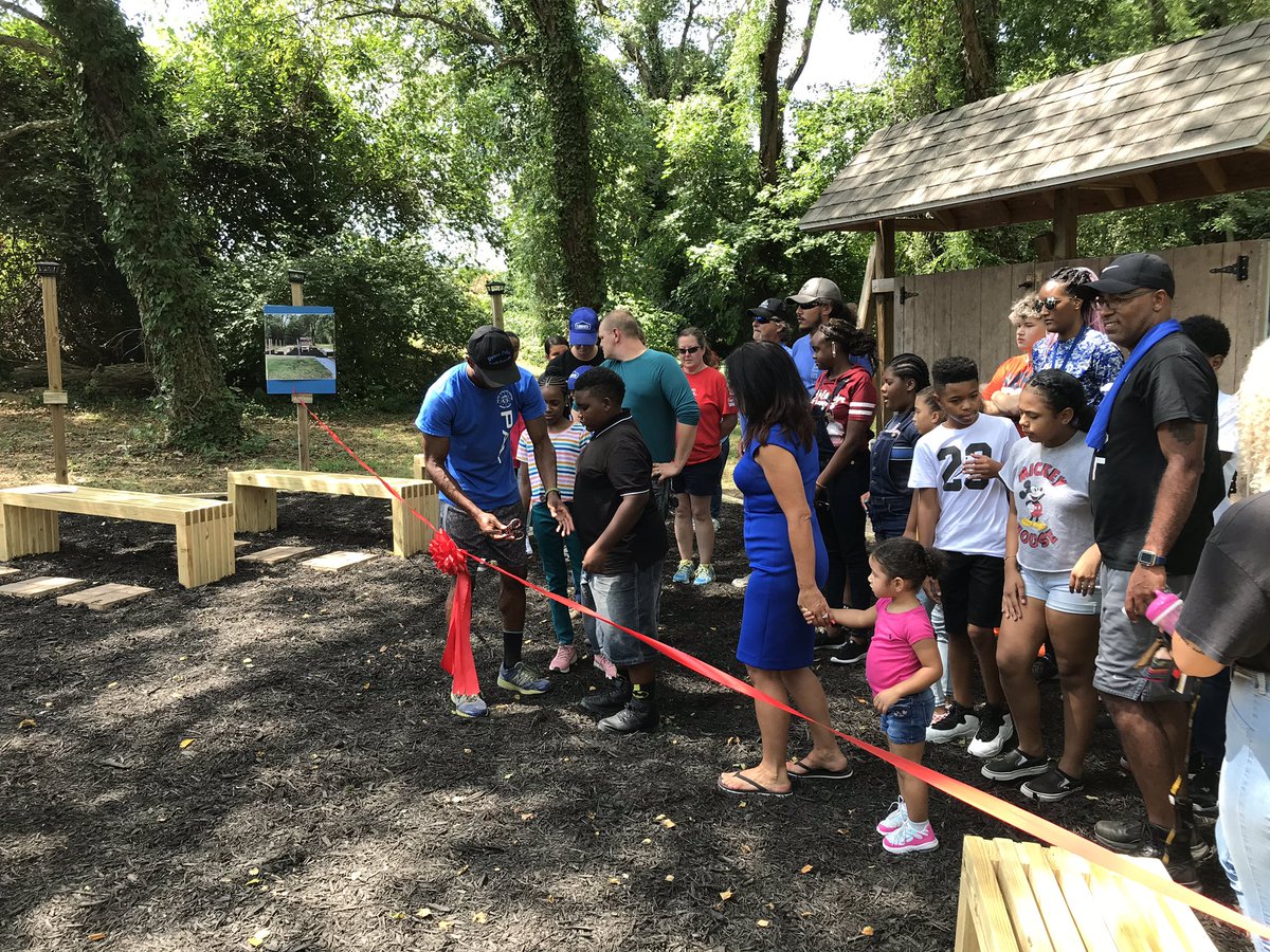 eugene_montano's tweet photo. CMS has a completely refurbished Outdoor Classroom!  Thank you to Lowes and City of Dover PAL working with 21st Century programming to help nature come alive for our students.  @Sylviashoegal @DanShelton72 @dunford_paul @JocelynBrown08 @CityOfDoverDE https://t.co/synemeFUdS