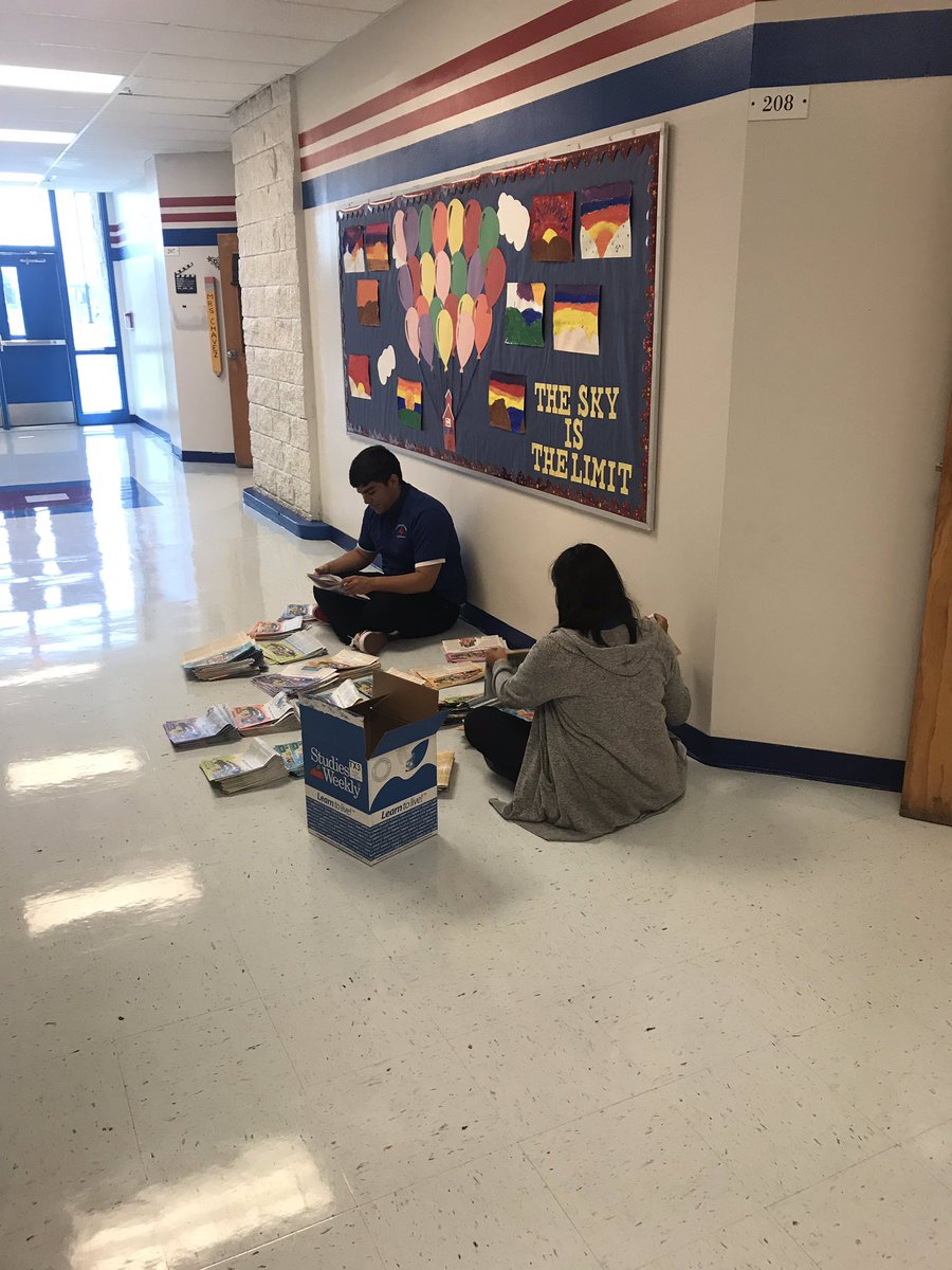 MHaggerty_EDHS's tweet photo. ACE Seniors first day of Field experience. #teamSISD #bulldogstrong @HDHilley_ES @AAcosta_SSMS @SSanchez_MS https://t.co/iA2tzDWlkk