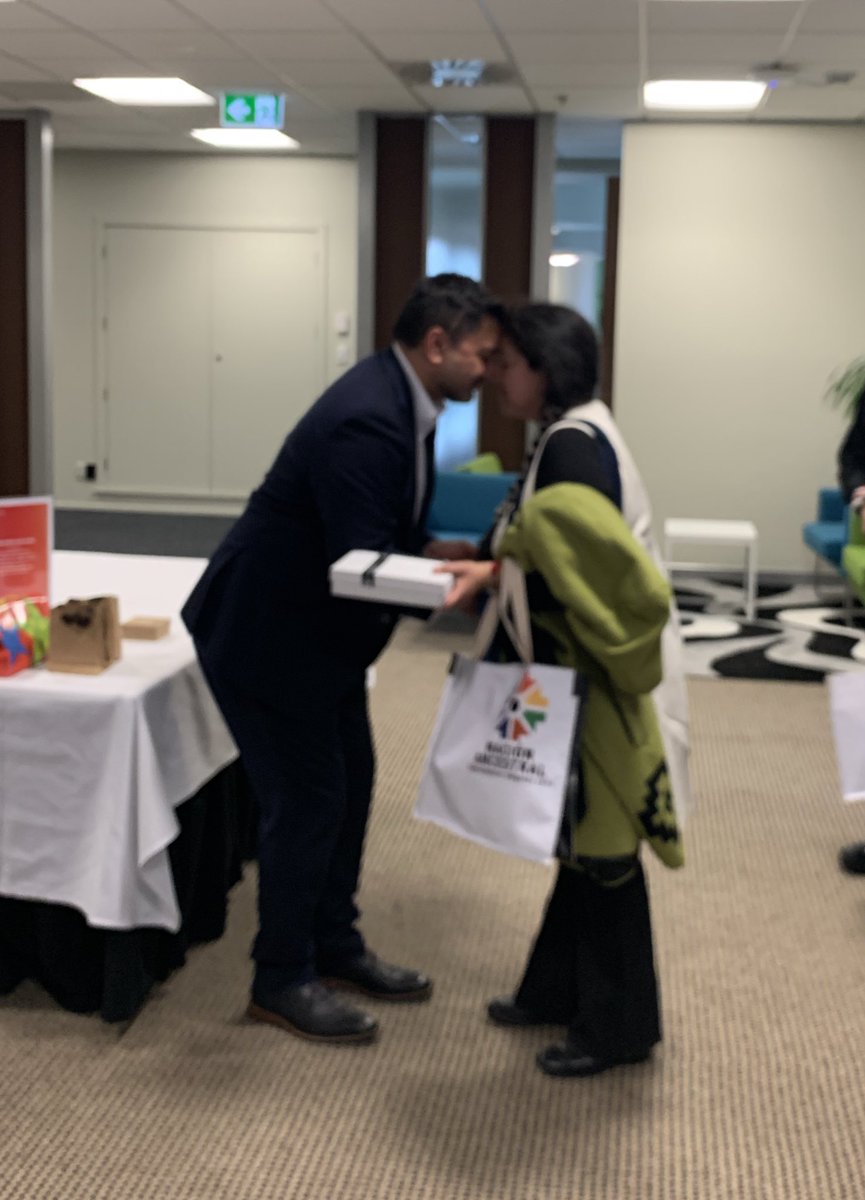 Hoy culminó la gira de los emprendedores del programa Emprende Tremün de Incuba UC <a href="/IncubaUC/">Incuba UC</a> a Nueva Zelandia. Importantes vínculos culturales entre pueblos originarios y mucho aprendizaje sobre emprendimiento y negocios.