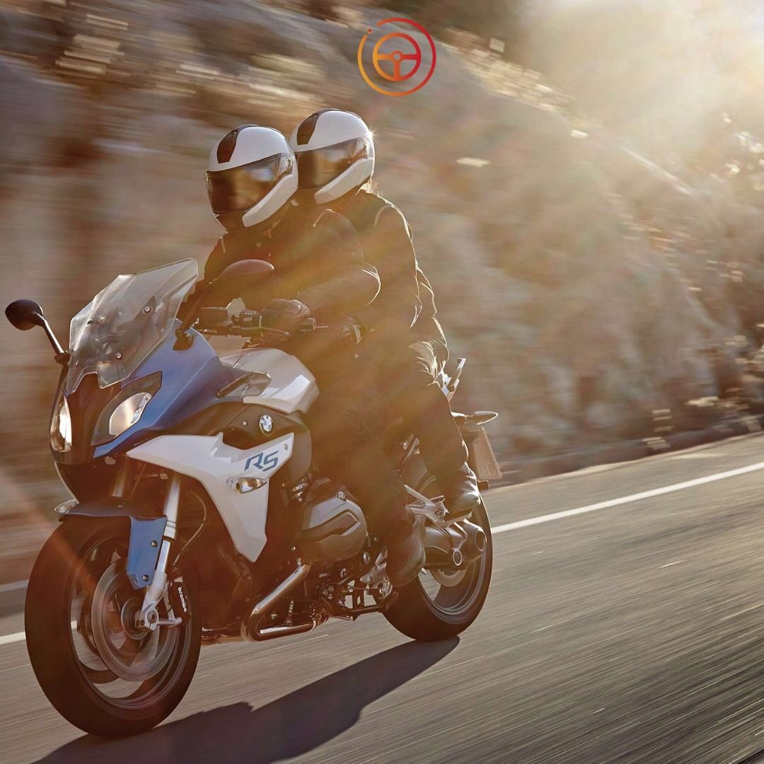 misKilometros's tweet photo. Con el tiempo, un motociclista aprende a diferenciar entre conocer el camino, o respetarlo 🏍 
.
https://t.co/9Dbv4YhLxQ
.
#frases #motos #motociclista #camino #libertad #venezuela https://t.co/B1kc1P7e6Y