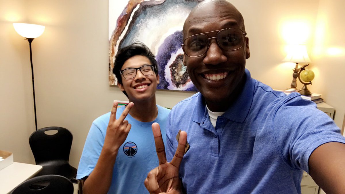 ChrisCross_SCC's tweet photo. Creating solid career plans with Carlos and Cyrus! #GreatStudents #STEMAcademy #CareerCoachProgram #CollegePrep https://t.co/2AnvyCeid2
