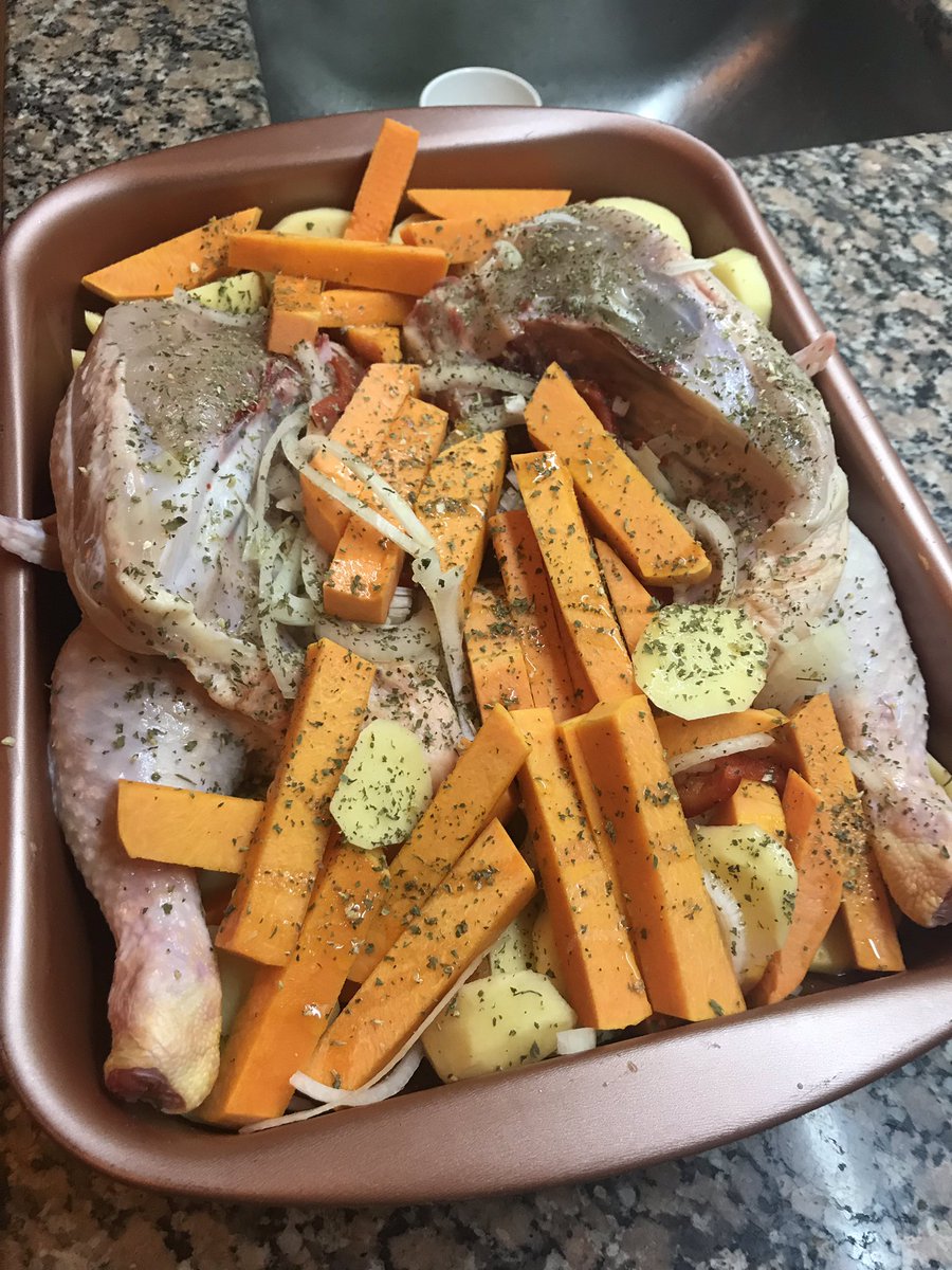 BlogDelContador's tweet photo. Los argentinos, hoy. 

Descripción gráfica.

#AlHornoConPapas
#ContadorYChef (?) https://t.co/KvXw26n1O6
