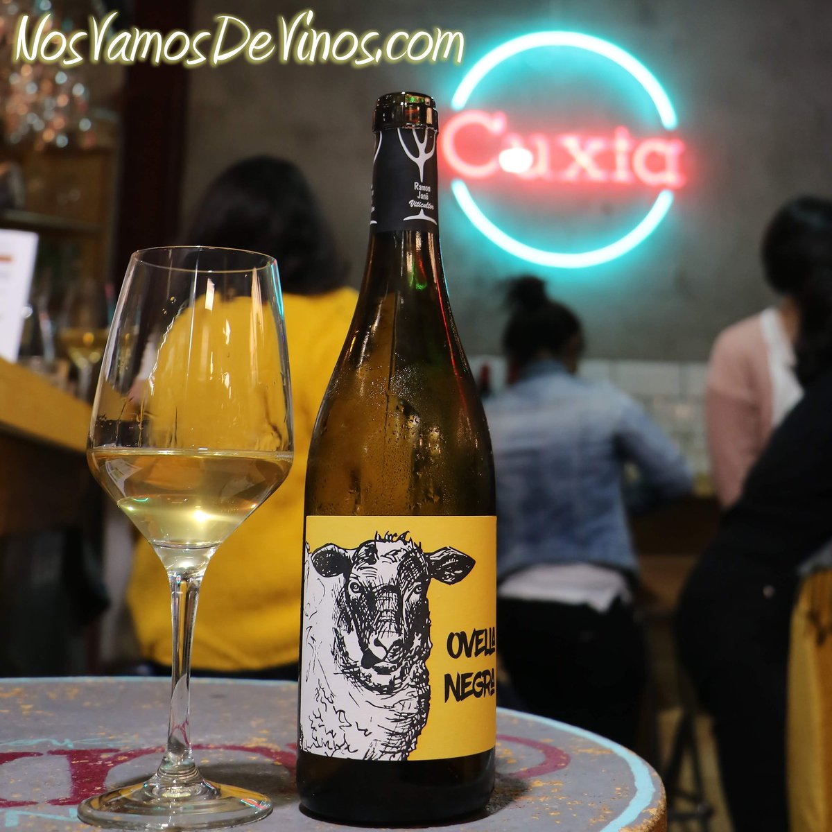 NosVinos's tweet photo. Ovella Negra 2018. Para saber más sobre este vino natural del Penedés, pincha el enlace.
🇬🇧
Ovella Negra 2018. For further information about this raw wine from Penedés region, click the link.
https://t.co/BO50X0mwIi
#mascandi #penedes #ovellanegra #spanishwine #vinoespañol https://t.co/cKa9kfLRrb