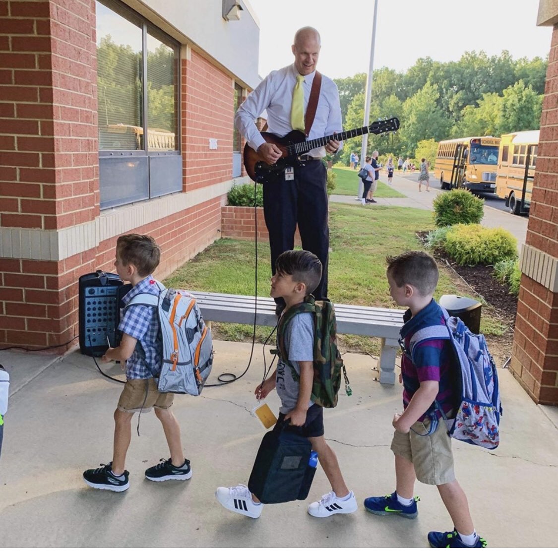 Welcome back everyone!!    Thanks to Mr. Davis for the wonderful tunes!!! <a href="/RoundHillES/">Round Hill Elem</a>