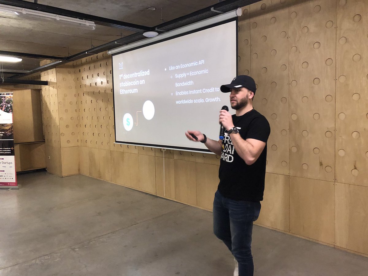 RT MakerDAO "RT MatiasNisenson: Kickstarting the first crypto LAN party in history, Mariandipietra from MakerDAO telling the crowd about #Dai "