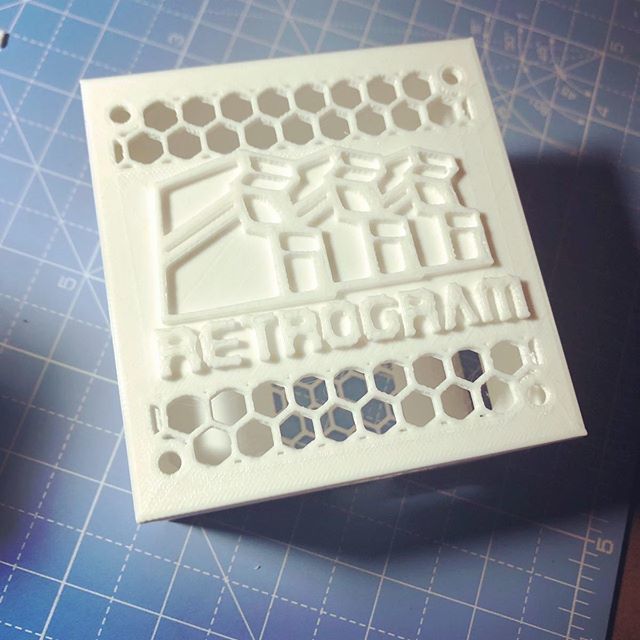 retrogamestat's tweet image. #retrogram  update - CPU Quad core 1.8 GHz ARM Cortex-A17 (up to 2.4GHZ turbo clock speed) (64-bit)
-GPU 600 MHz Mali-T760 MP4 GPU
-RAM 2GB dual channel LPDDR3
-Mem 128gb (expandable up to 512gb) Powered by #Retrogamestation info,test and video ift.tt/2MoH66L #consoleg…