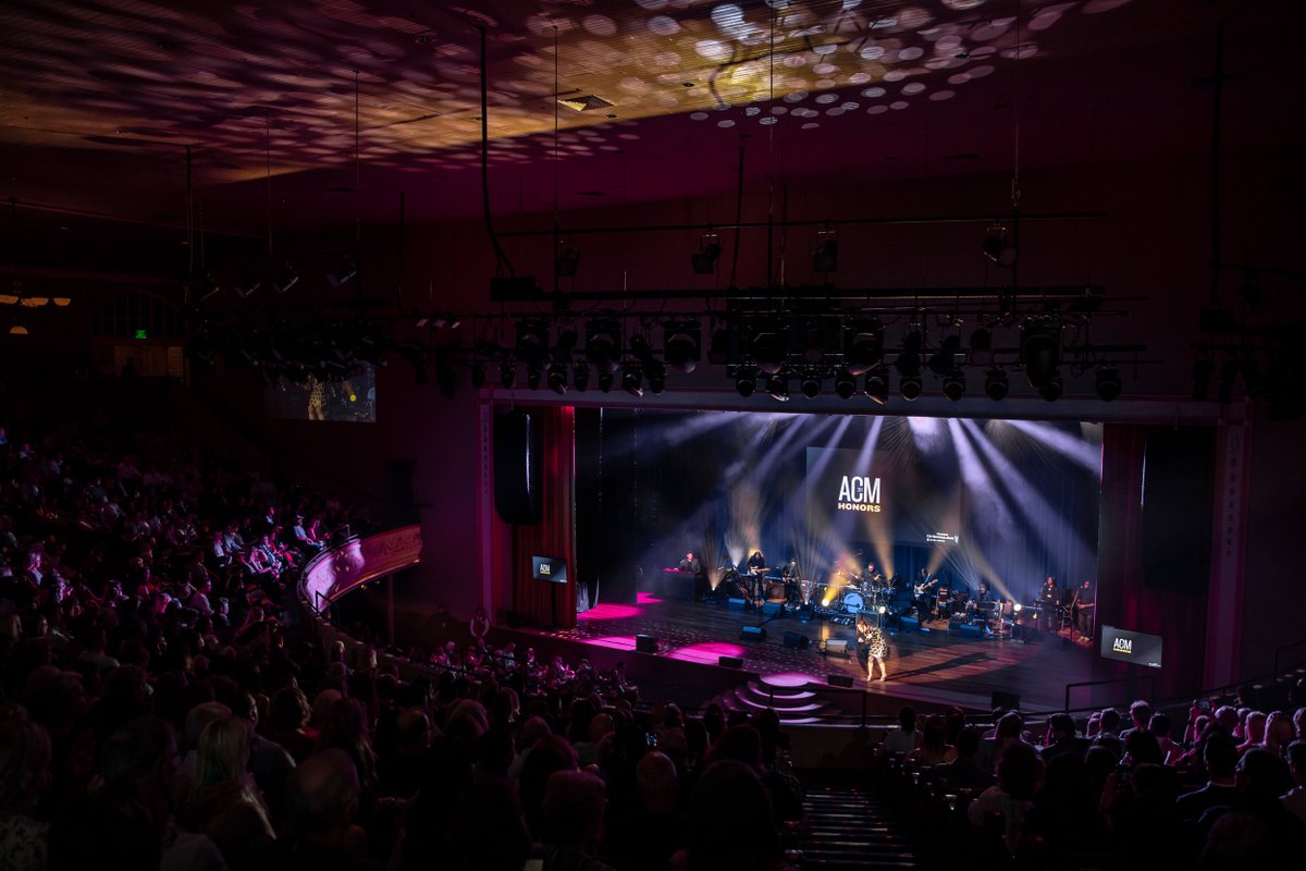901Music's tweet photo. We're still not over last night's #ACMHonors 🎶 Relive the entire evening through our photo gallery. (📸 @NathanArmstrong)

https://t.co/Wr5BuCZQq3 https://t.co/npWTcKosg1