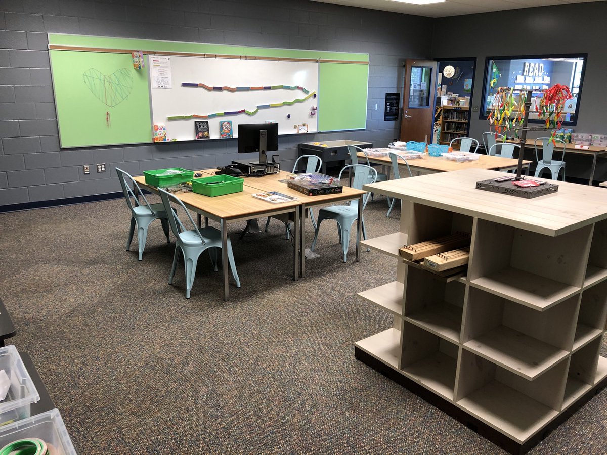 IamMikeCottone's tweet image. It’s been a busy summer for ⁦@RRalexander2⁩ as she has been converting our Media Center to a place where literacy is a priority while #MakerCenteredLearning is also nurtured. Take a peak #TroyUnion.