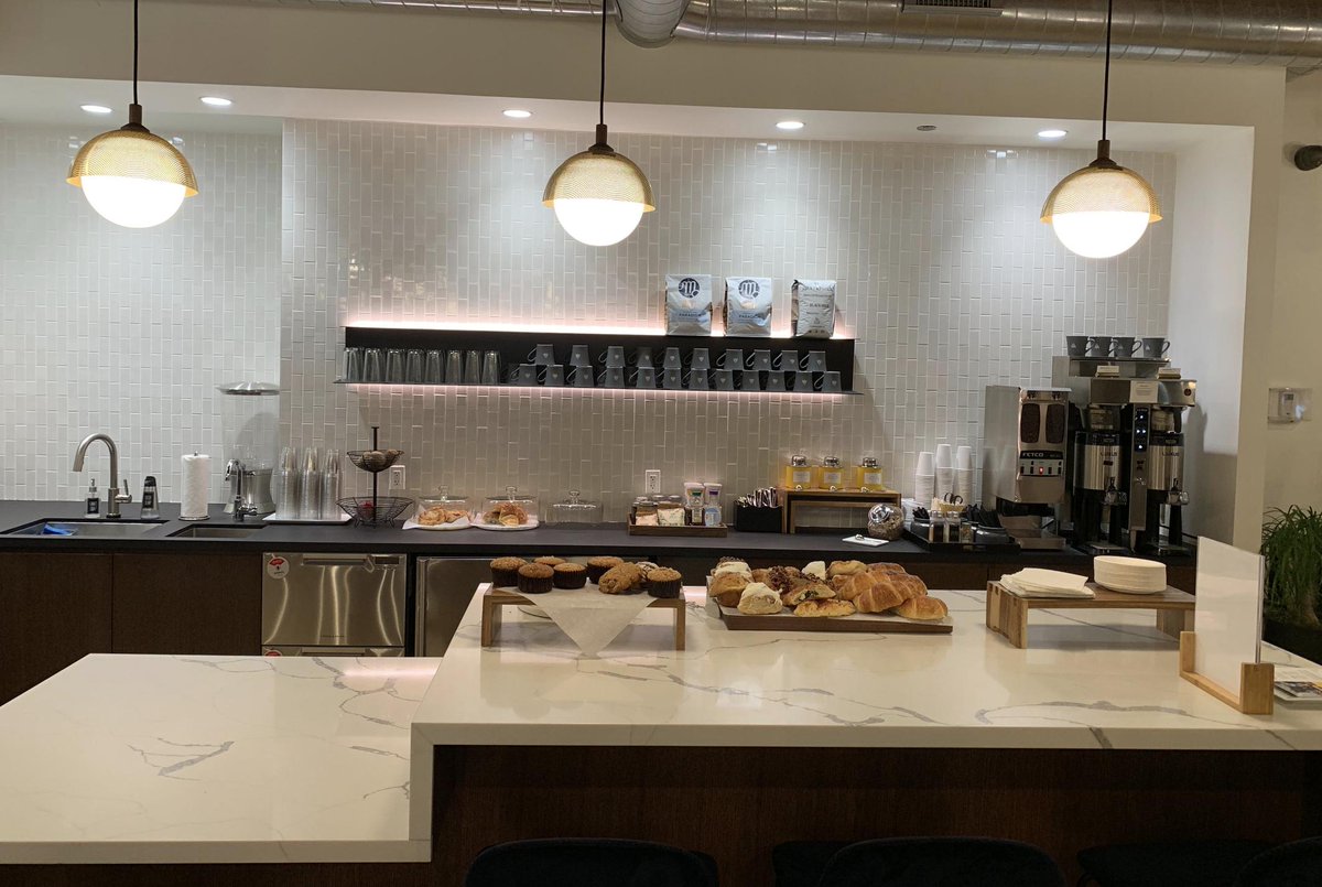 silverlinecrm's tweet photo. Four Silverliners took a break from their busy days in the windy city to share what itโs like to work and live in #Chicago. #LifeatSilverline https://t.co/7ZjX3Fy6LC https://t.co/Gsj49kCvtX