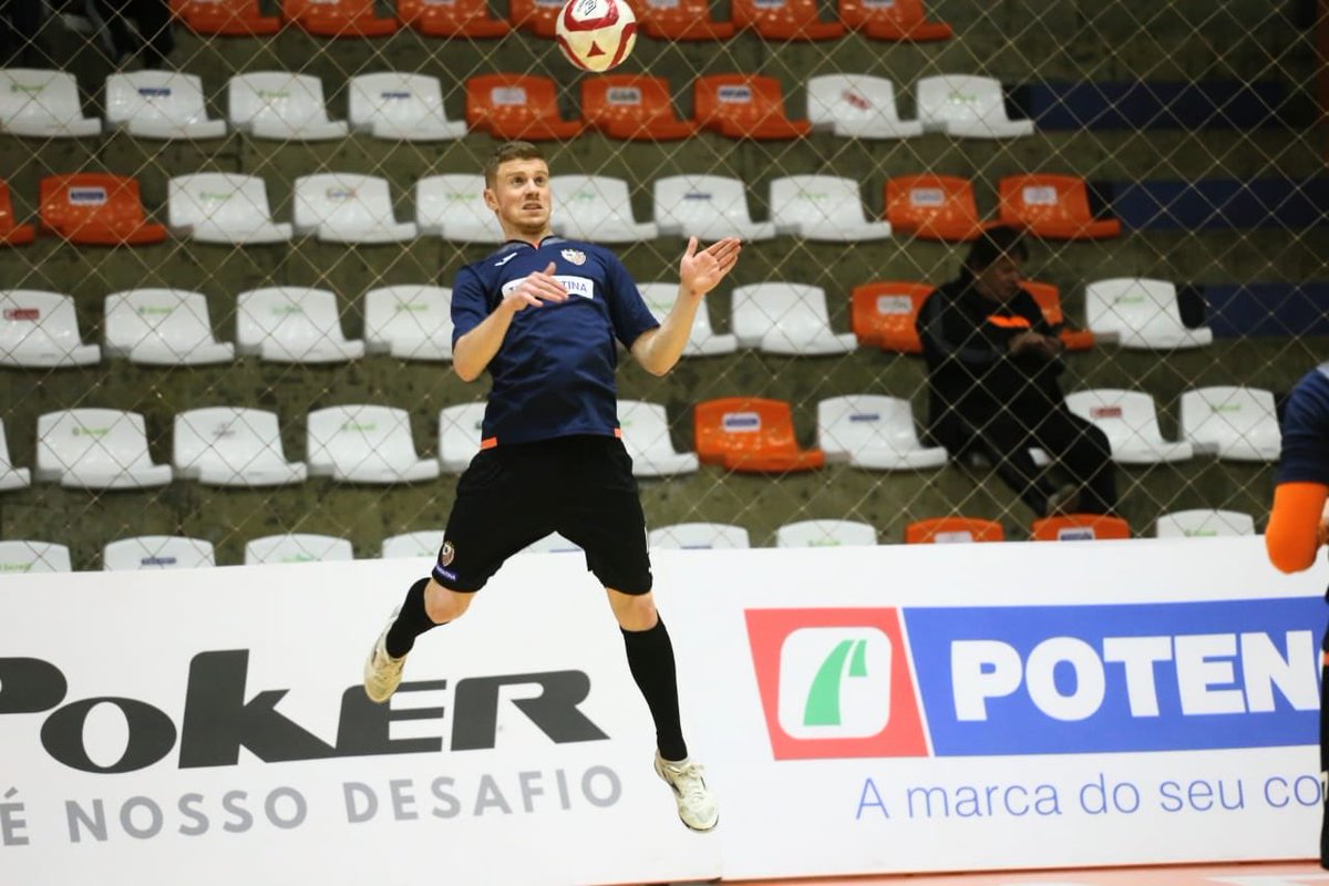 lnfontime's tweet photo. Daqui a pouco a bola rola para @acbf x @FutsalCopagril com transmissão ao vivo da #LNFTV 💻 https://t.co/0lv7OC5vCB
#LNF2019 #ACBFxCOP
📷 Ulisses Castro https://t.co/BliYJ1axFk