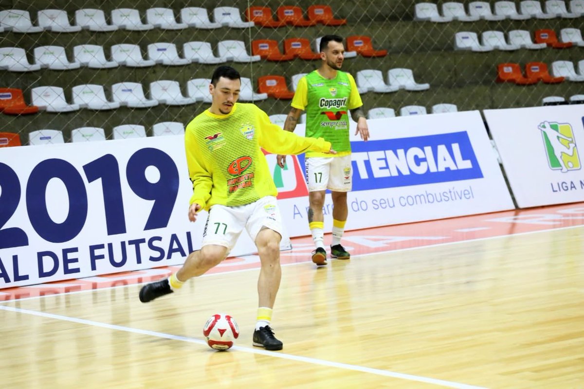 lnfontime's tweet photo. Daqui a pouco a bola rola para @acbf x @FutsalCopagril com transmissão ao vivo da #LNFTV 💻 https://t.co/0lv7OC5vCB
#LNF2019 #ACBFxCOP
📷 Ulisses Castro https://t.co/BliYJ1axFk